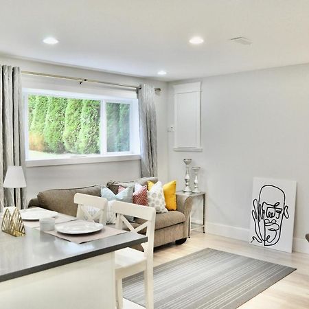 Stylish 1 Bedroom Suite In North Vancouver 10 Mins Ski מראה חיצוני תמונה