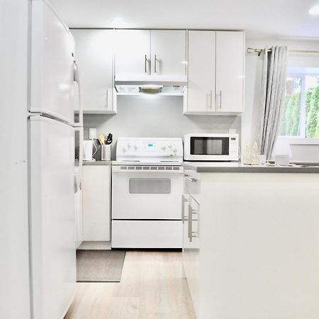 Stylish 1 Bedroom Suite In North Vancouver 10 Mins Ski מראה חיצוני תמונה